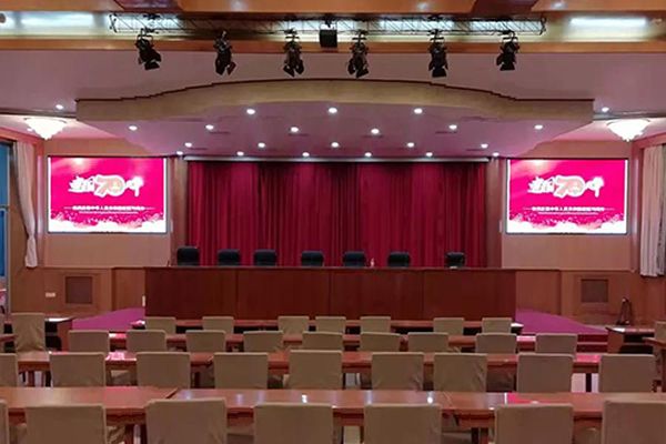小間距LED顯示屏與無縫拼接屏區(qū)別在哪里？