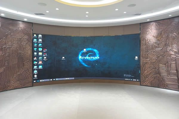 會(huì)議顯示大屏使用LED屏幕好，還是拼接屏好？