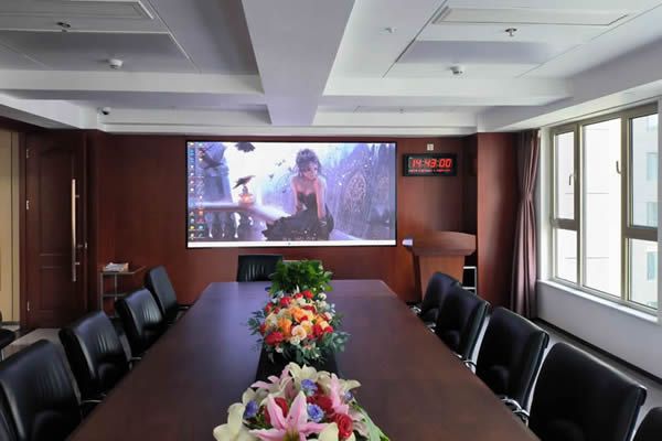 會議室使用LED顯示屏好還是液晶拼接屏好，會議室顯示大屏解決方案
